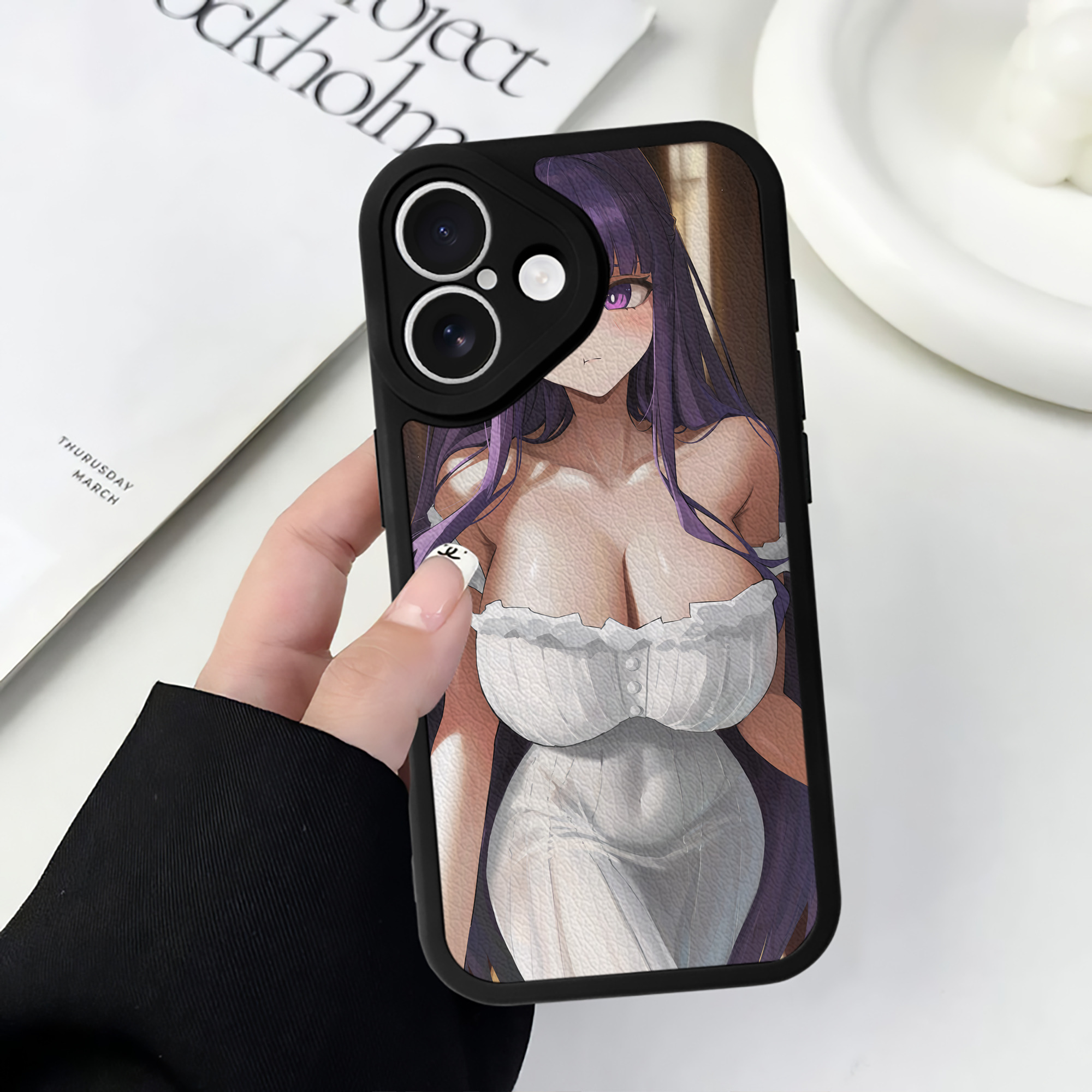 （画像用） 葬送のフリーレン Frieren 【iPhone 16シリーズ対応】シリコンスマホケース（レザー調） 材質：シリコン